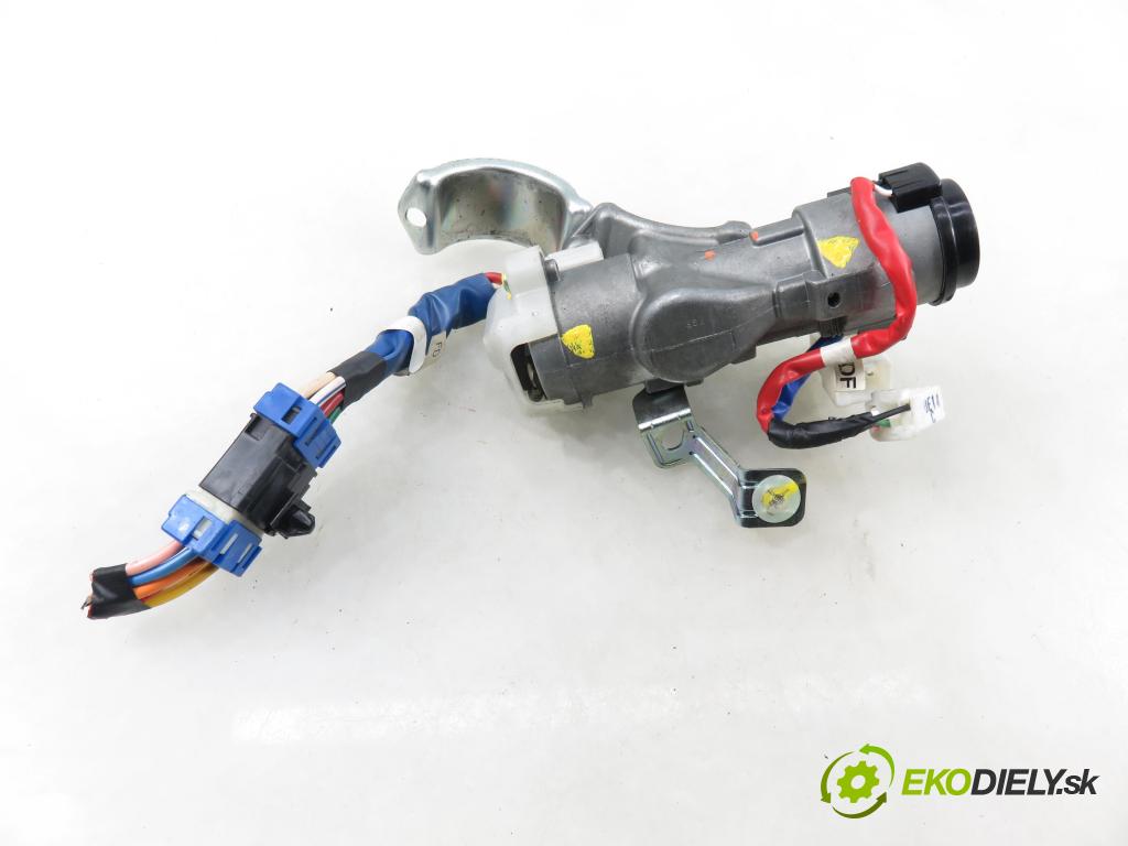 HYUNDAI i30 (FD) HB 2010 80,00 1.4 - G4FA 1396,00 spinačka / zámky FDZDC2