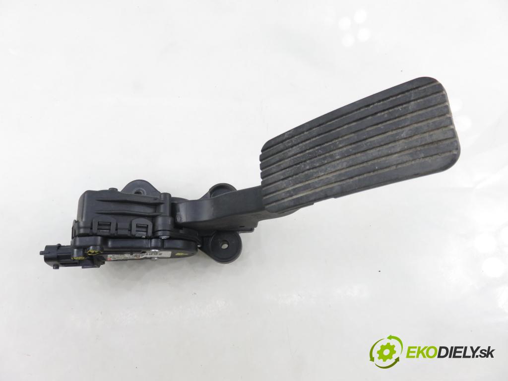 HYUNDAI i30 (FD) HB 2010 80,00 1.4 - G4FA 1396,00 potenciometr plynového pedálu 327002R320 (Potenciometr plynového pedálu)