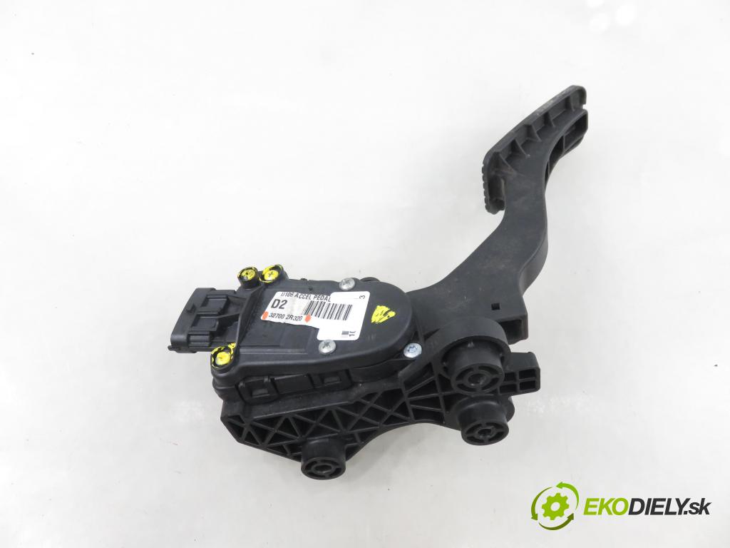 HYUNDAI i30 (FD) HB 2010 80,00 1.4 - G4FA 1396,00 potenciometr plynového pedálu 327002R320 (Potenciometr plynového pedálu)