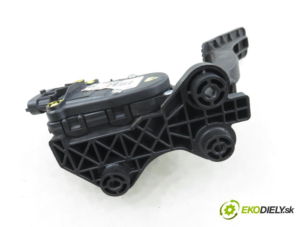 HYUNDAI i30 (FD) HB 2010 80,00 1.4 - G4FA 1396,00 potenciometr plynového pedálu 327002R320 (Potenciometr plynového pedálu)