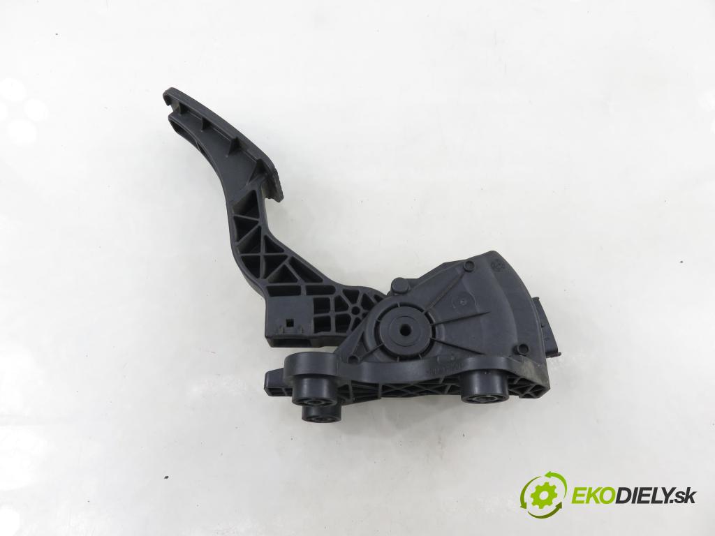 HYUNDAI i30 (FD) HB 2010 80,00 1.4 - G4FA 1396,00 potenciometr plynového pedálu 327002R320 (Potenciometr plynového pedálu)