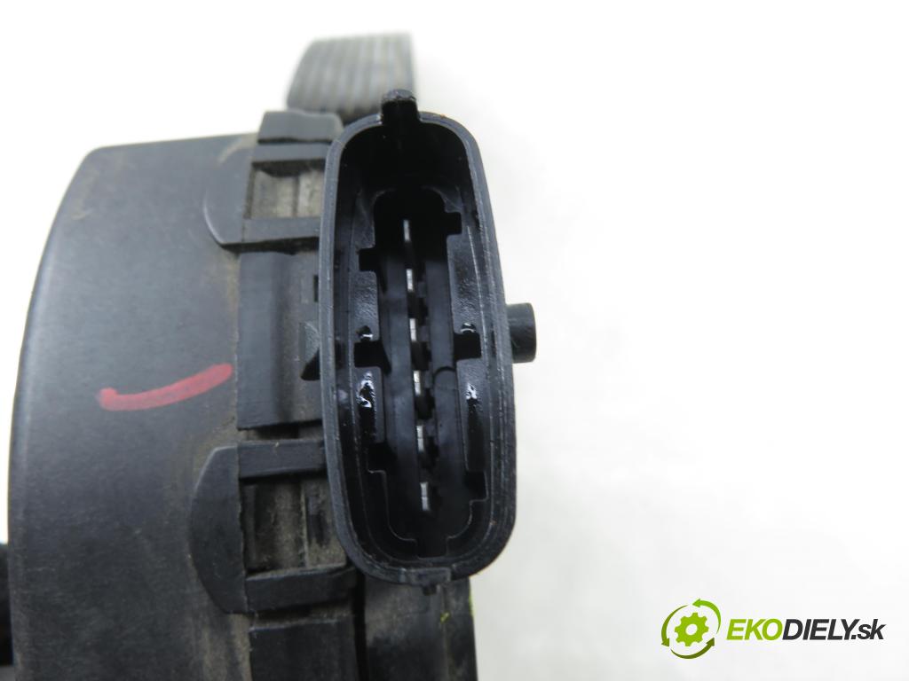 HYUNDAI i30 (FD) HB 2010 80,00 1.4 - G4FA 1396,00 potenciometr plynového pedálu 327002R320 (Potenciometr plynového pedálu)