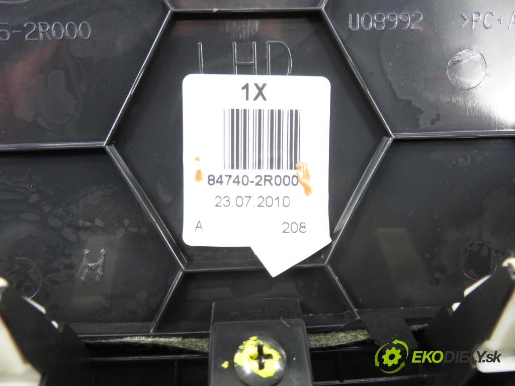HYUNDAI i30 (FD) HB 2010 80,00 1.4 - G4FA 1396,00 Panel topení KLIMATRONIK 847402R000 ; 972502L170