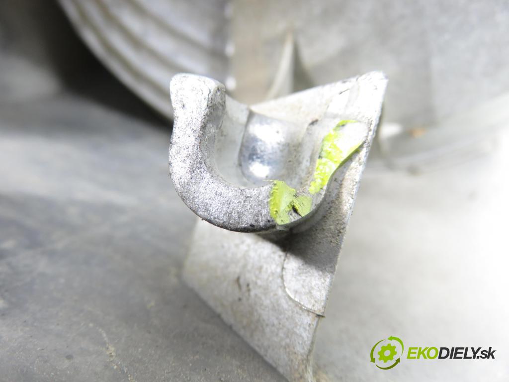 VW TOURAN (1T1, 1T2) MINIVAN 2005 103,00 2.0 TDI 16V 140 - BKD 1968,00 světlo pravé zadní