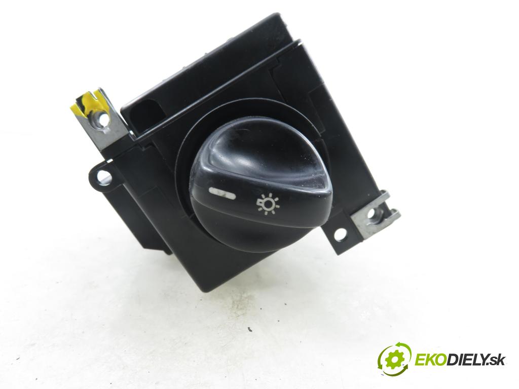 MERCEDES-BENZ KLASA A (W168) HB 1999 60,00 1.4 A 140 82 - M 166.940 1397,00 prepínač svetlá 1685450104