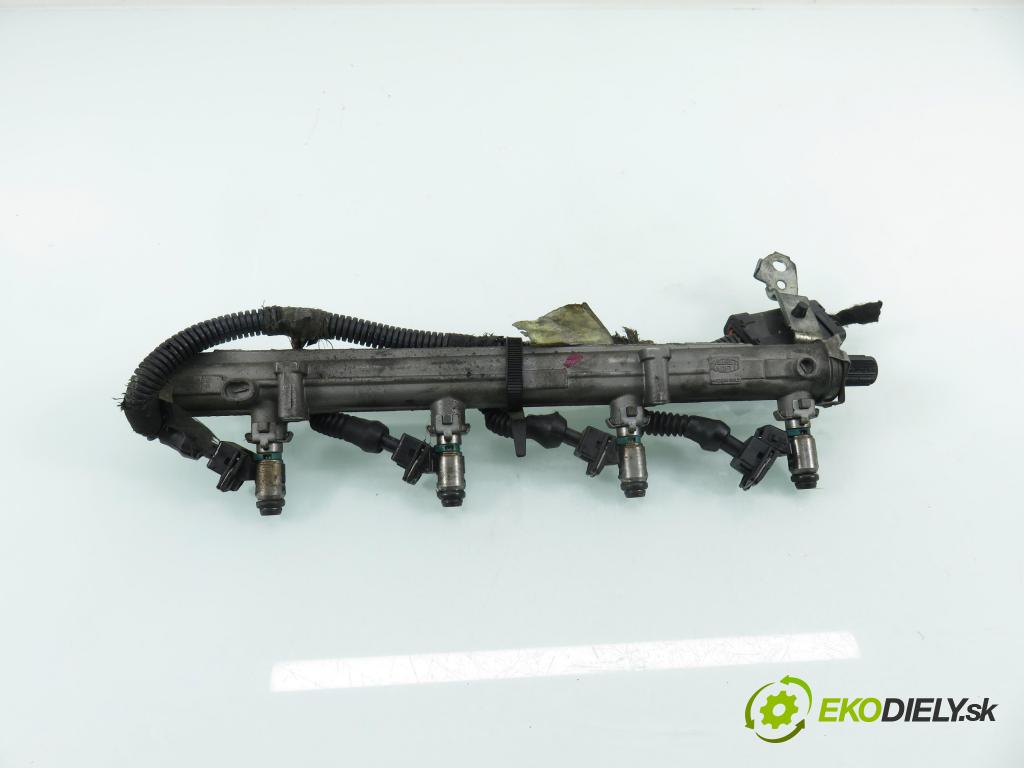 FIAT STILO (192_) HB 2004 76,00 1.6 16V 103 - 182 B6.000 1596,00 lišta vstřikovací IWP109 (Vstřikovací lišta)