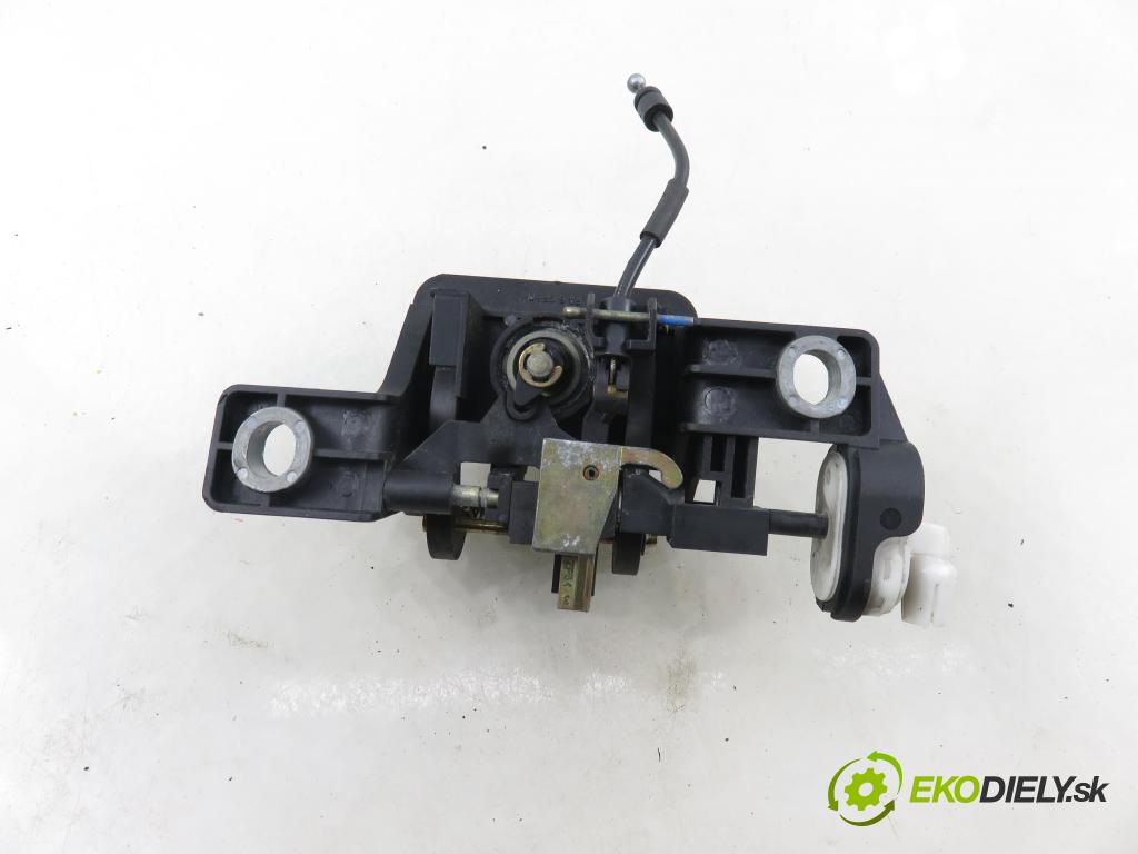 MERCEDES-BENZ KLASA A (W168) HB 1999 60,00 1.4 A 140 82 - M 166.940 1397,00 klika dveří kufr 