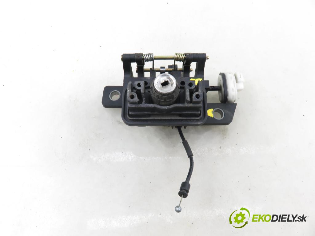 MERCEDES-BENZ KLASA A (W168) HB 1999 60,00 1.4 A 140 82 - M 166.940 1397,00 klika dveří kufr