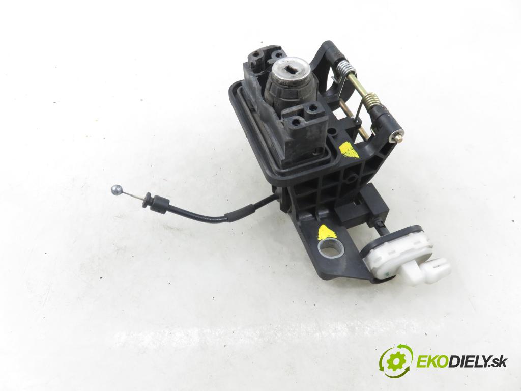 MERCEDES-BENZ KLASA A (W168) HB 1999 60,00 1.4 A 140 82 - M 166.940 1397,00 klika dveří kufr