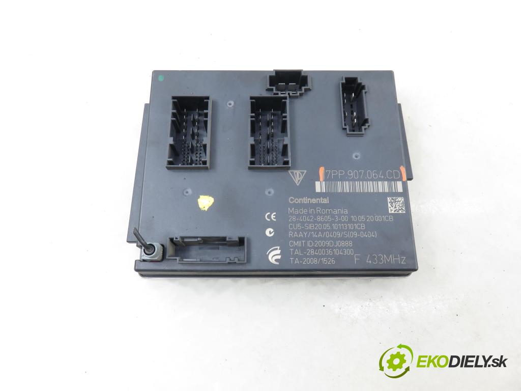 PORSCHE CAYENNE II (92A) SUV 2010 176,00 3.0 Diesel - M 05.9E 2967,00 MODUL komfortu 7PP907064CD