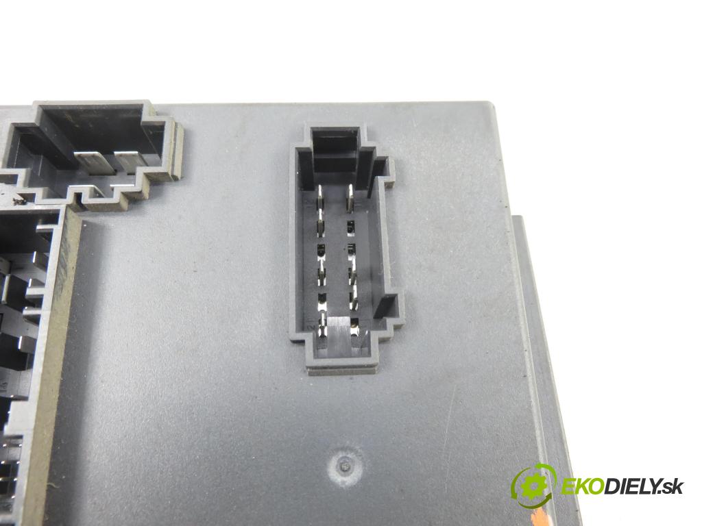 PORSCHE CAYENNE II (92A) SUV 2010 176,00 3.0 Diesel - M 05.9E 2967,00 MODUL komfortu 7PP907064CD