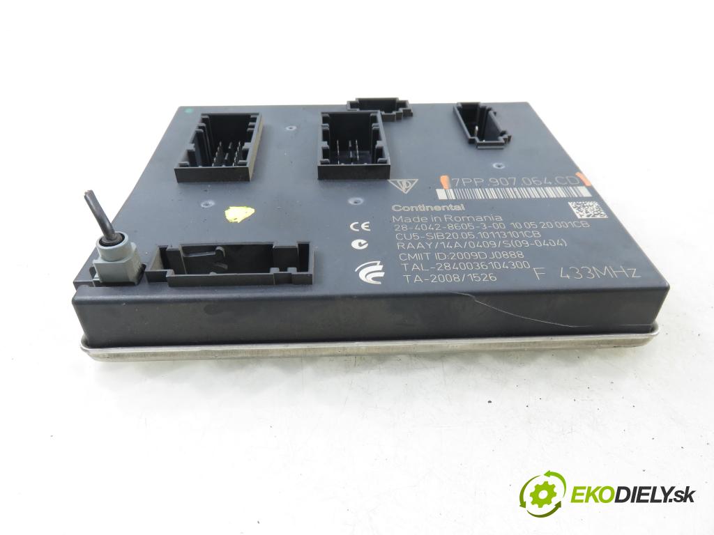 PORSCHE CAYENNE II (92A) SUV 2010 176,00 3.0 Diesel - M 05.9E 2967,00 MODUL komfortu 7PP907064CD