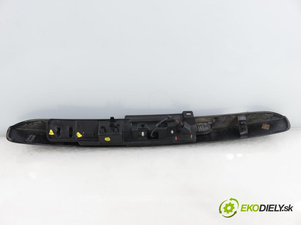 PORSCHE CAYENNE II (92A) SUV 2010 176,00 3.0 Diesel - M 05.9E 2967,00 zadní část - čelo dveří kufr 7P5827129