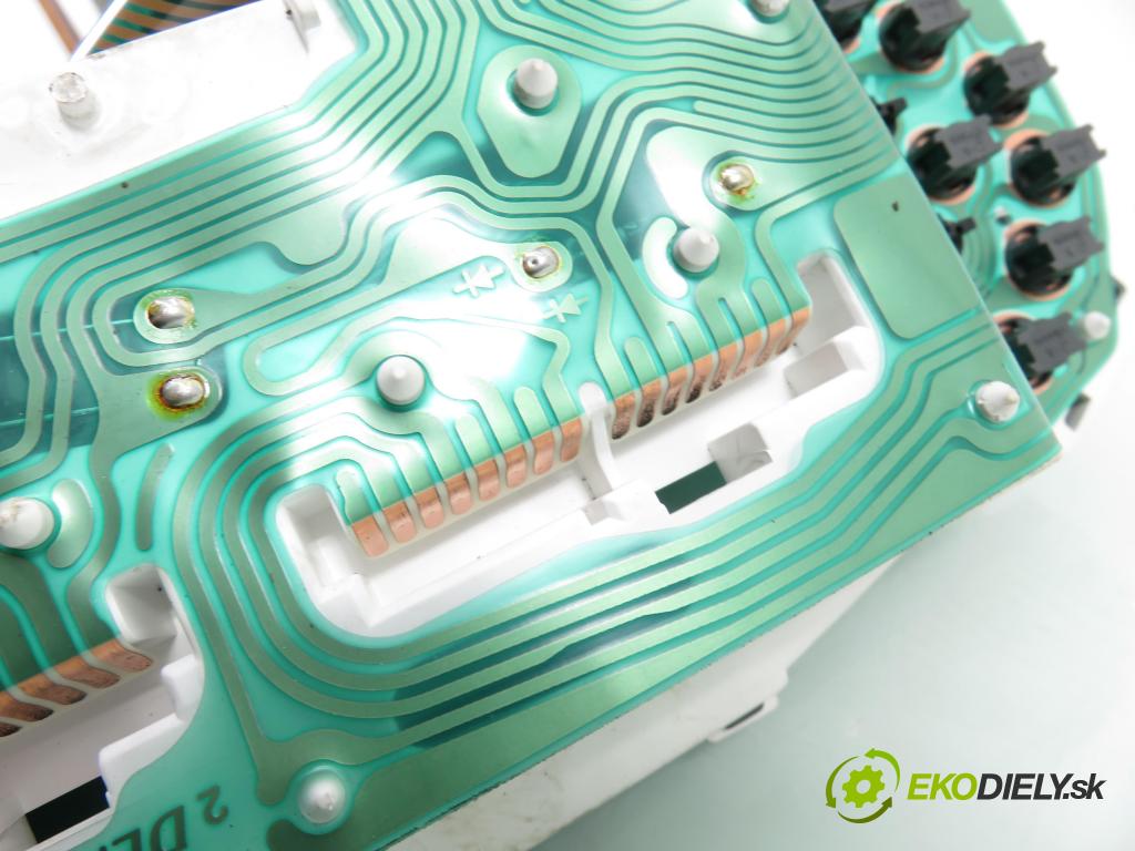 TOYOTA YARIS (_P1_) HB 2004 50,00 1.0 VVT- i 68 - 1SZ-FE 998,00 Prístrojovka elektrický 21655865