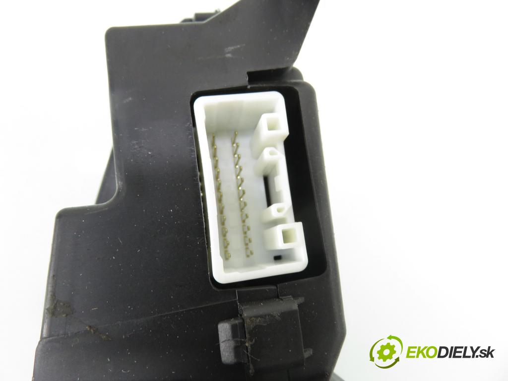 TOYOTA YARIS (_P1_) HB 2004 50,00 1.0 VVT- i 68 - 1SZ-FE 998,00 Prístrojovka elektrický 21655865