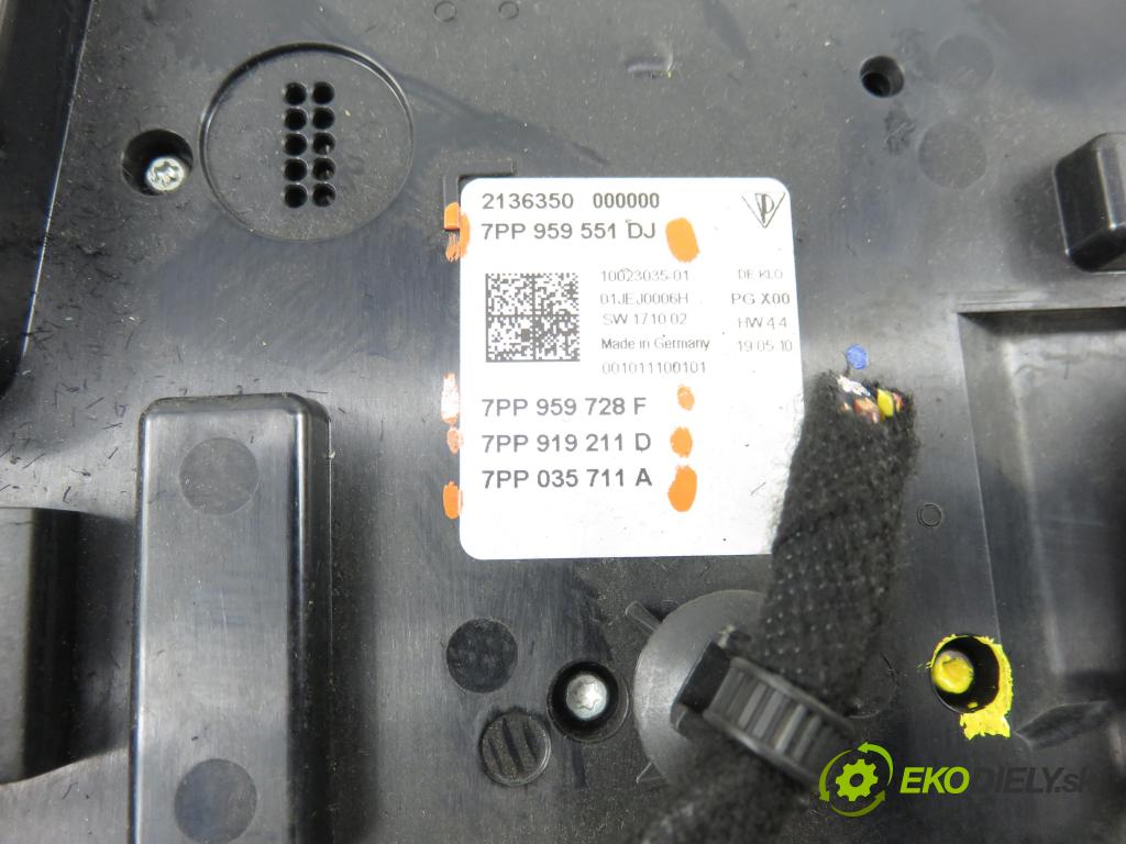 PORSCHE CAYENNE II (92A) SUV 2010 176,00 3.0 Diesel - M 05.9E 2967,00 osvětlení kabina 7PP959551DJ ; 7PP959728F ; 7PP919211D