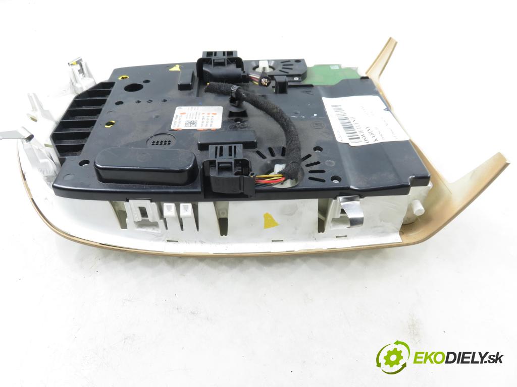 PORSCHE CAYENNE II (92A) SUV 2010 176,00 3.0 Diesel - M 05.9E 2967,00 osvětlení kabina 7PP959551DJ ; 7PP959728F ; 7PP919211D