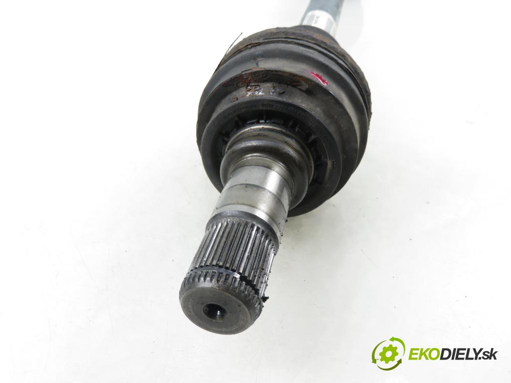 PORSCHE CAYENNE II (92A) SUV 2010 176,00 3.0 Diesel - M 05.9E 2967,00 Poloos pravé zadné 7P0501201G