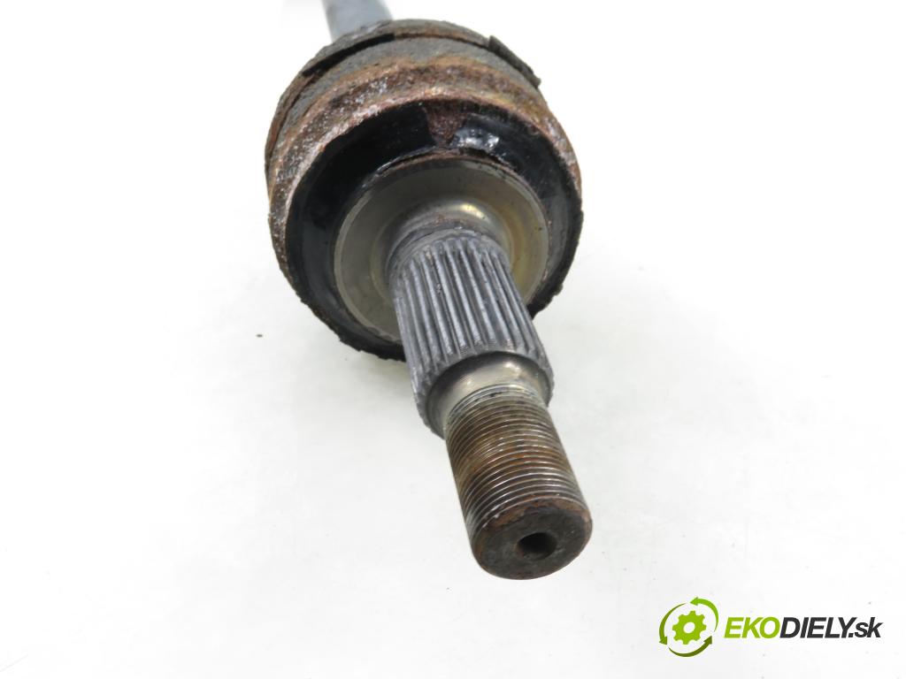 PORSCHE CAYENNE II (92A) SUV 2010 176,00 3.0 Diesel - M 05.9E 2967,00 Poloos pravé zadné 7P0501201G