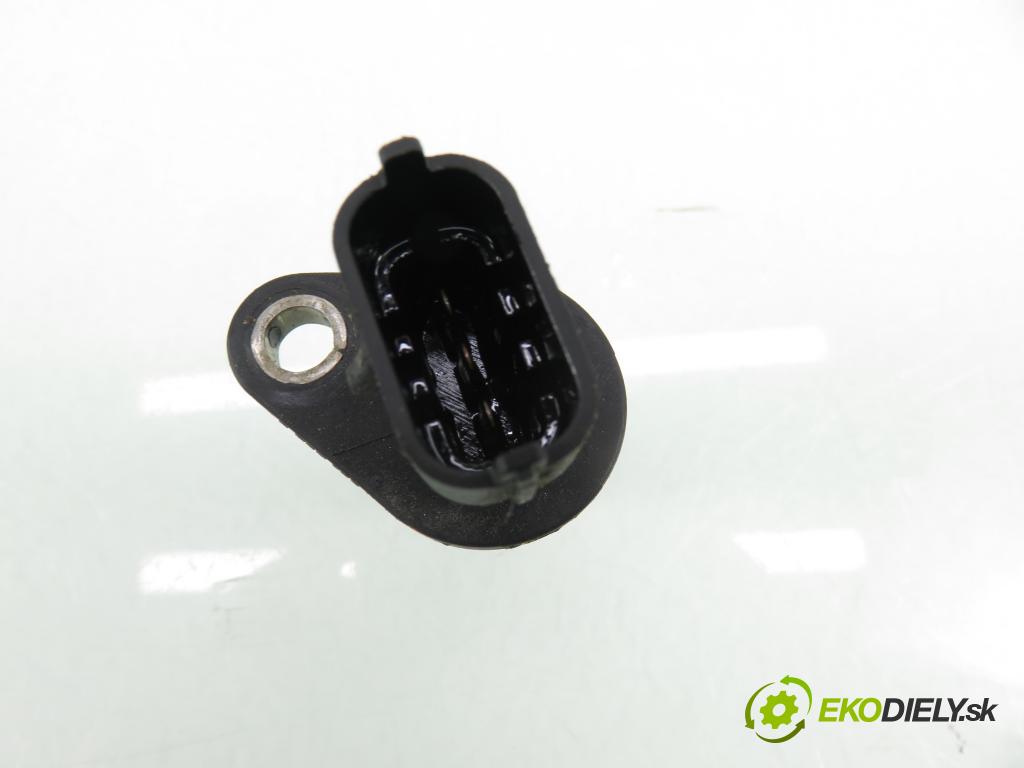 TOYOTA YARIS (_P1_) HB 2004 50,00 1.0 VVT- i 68 - 1SZ-FE 998,00 snímač polohy vačky VAČKOVÁ HŘÍDEL: 0232103036