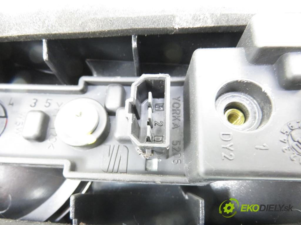 SEAT IBIZA III (6L1) HB 2004 47,00 1.9 SDI - ASY 1896,00 Svetlo pravé zadné kufor 6L6945094F ; 6L6945108