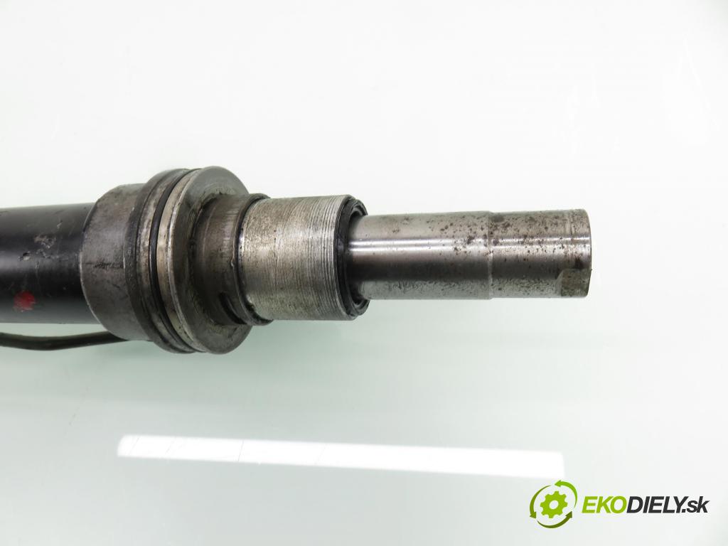 VW PASSAT B5.5 Variant (3B6) KOMBI 2001 74,00 1.9 TDI PD 101 - AVB 1896,00 řízení ZE posilovačem