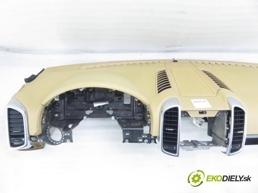 PORSCHE CAYENNE II (92A) SUV 2010 176,00 3.0 Diesel - M 05.9E 2967,00 palubovka