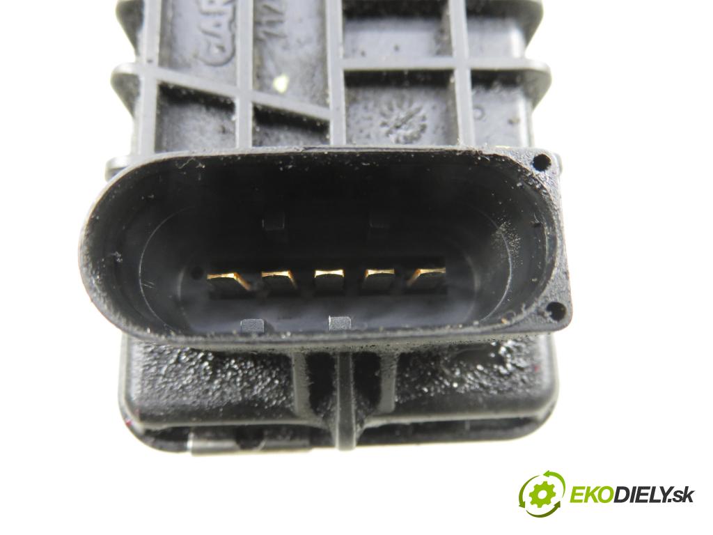 MERCEDES-BENZ KLASA S (W220) SEDAN 2003 191,00 S 400 CDI V8 260 - OM 628.960 3996,00 nastavovač turba 6NW008412 ; 712120 (Motorek ostatní)