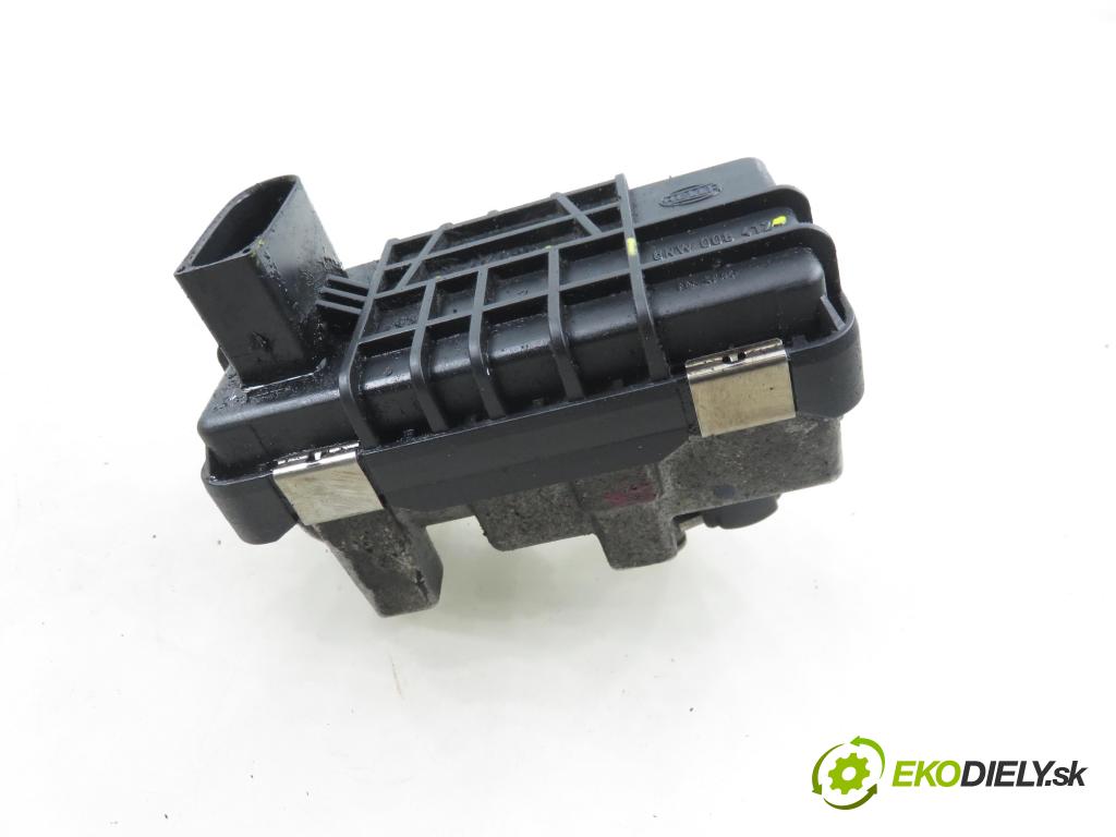 MERCEDES-BENZ KLASA S (W220) SEDAN 2003 191,00 S 400 CDI V8 260 - OM 628.960 3996,00 nastavovač turba 6NW008412 ; 712120 (Motorek ostatní)