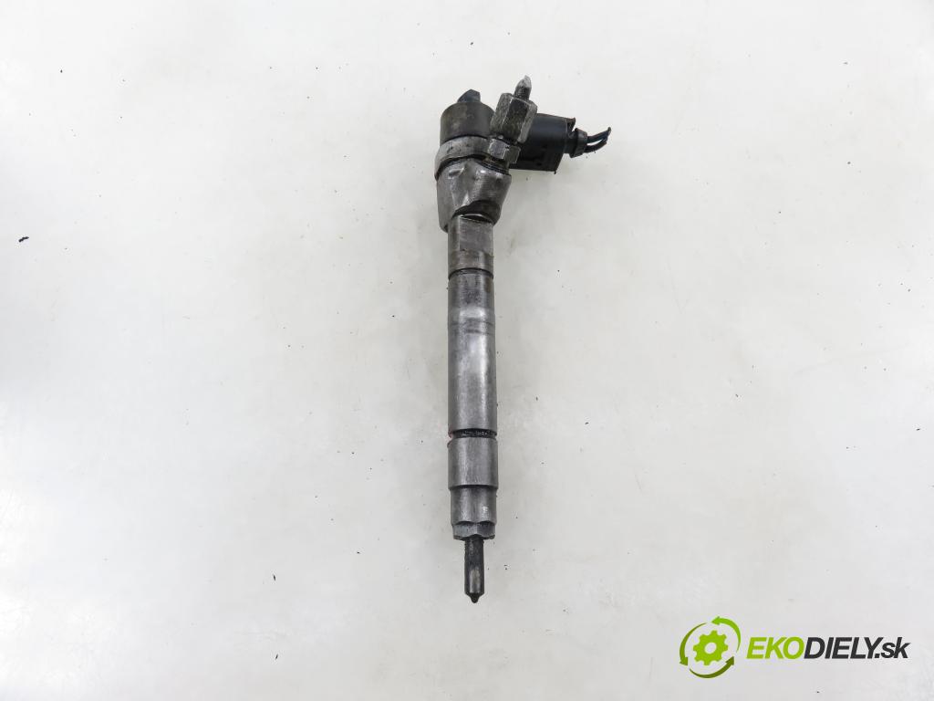 MERCEDES-BENZ VITO Autobus (638) BUS 2001 60,00 108 CDI 2.2 (638.194) - OM 611A (60 KW CDI) 2151,00 vstrekovač 0445110202 (Vstrekovač paliva)