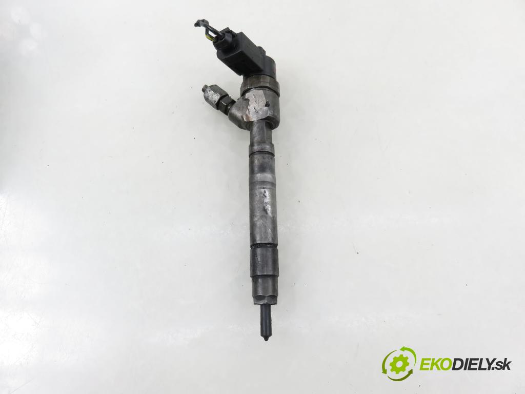 MERCEDES-BENZ VITO Autobus (638) BUS 2001 60,00 108 CDI 2.2 (638.194) - OM 611A (60 KW CDI) 2151,00 vstrekovač 6130700887 ; 0445110202 (Vstrekovač paliva)