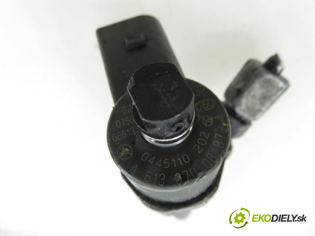 MERCEDES-BENZ VITO Autobus (638) BUS 2001 60,00 108 CDI 2.2 (638.194) - OM 611A (60 KW CDI) 2151,00 vstrekovač 6130700887 ; 0445110202 (Vstrekovač paliva)