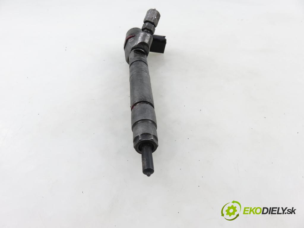 MERCEDES-BENZ VITO Autobus (638) BUS 2001 60,00 108 CDI 2.2 (638.194) - OM 611A (60 KW CDI) 2151,00 vstrekovač 6130700887 ; 0445110202 (Vstrekovač paliva)