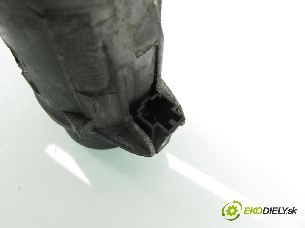 SEAT IBIZA III (6L1) HB 2004 47,00 1.9 SDI - ASY 1896,00 spinačka / zámky 4B0905851C