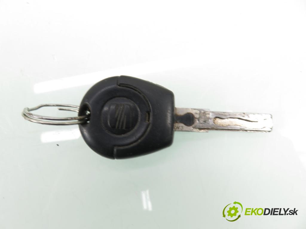 SEAT IBIZA III (6L1) HB 2004 47,00 1.9 SDI - ASY 1896,00 spinačka / zámky 4B0905851C