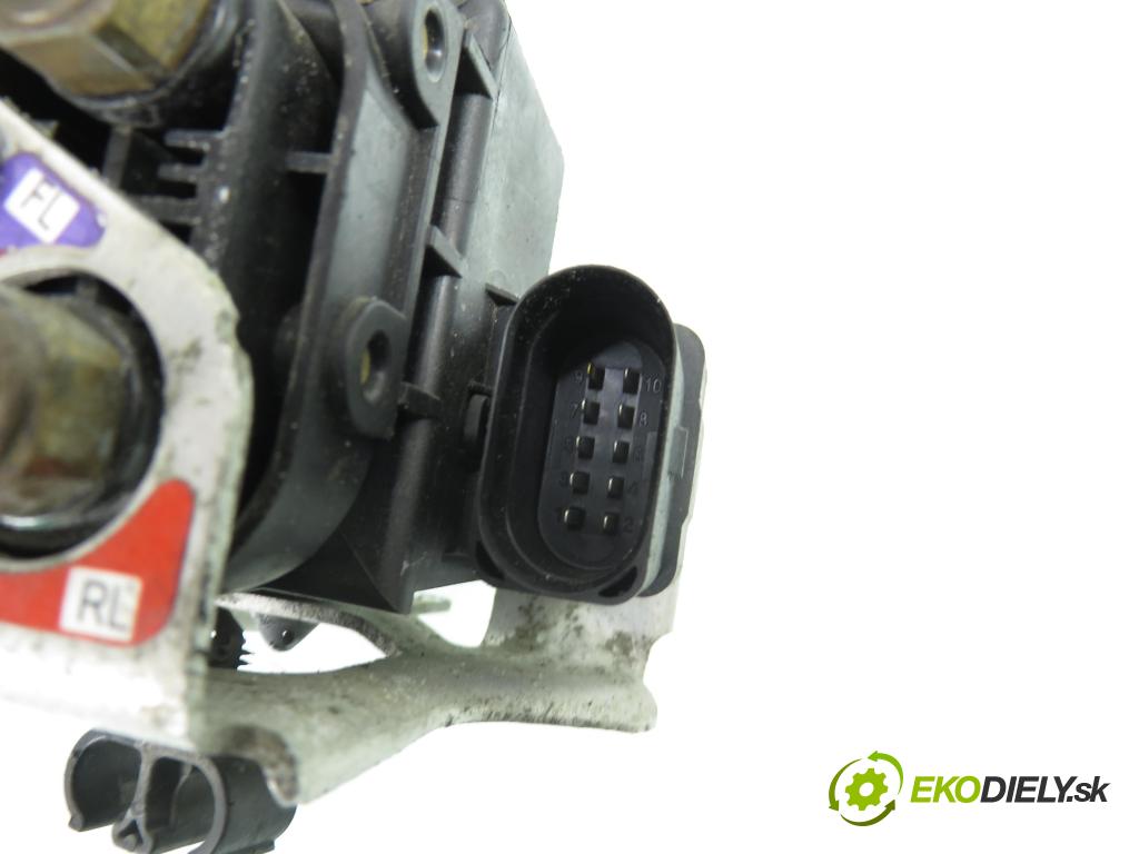 PORSCHE CAYENNE II (92A) SUV 2010 176,00 3.0 Diesel - M 05.9E 2967,00 Rozdeľovač pneumatika 15240027