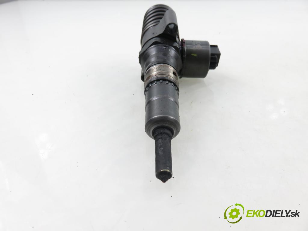 MITSUBISHI OUTLANDER II (CW_W) SUV 2009 103,00 2.0 DI-D 140 - BSY (Volkswagen Group) 1968,00 Vstrekovač 03G130073G ; 0414720404 (Vstrekovač paliva)