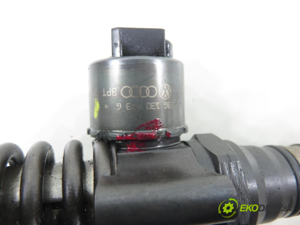 MITSUBISHI OUTLANDER II (CW_W) SUV 2009 103,00 2.0 DI-D 140 - BSY (Volkswagen Group) 1968,00 Vstrekovač 03G130073G ; 0414720404 (Vstrekovač paliva)