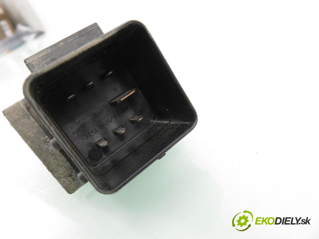 RENAULT MEGANE II Kombi (KM0/1_) KOMBI 2007 96,00 1.9 dCi 131 - F9Q 804 1870,00 RELÉ: JÚN: