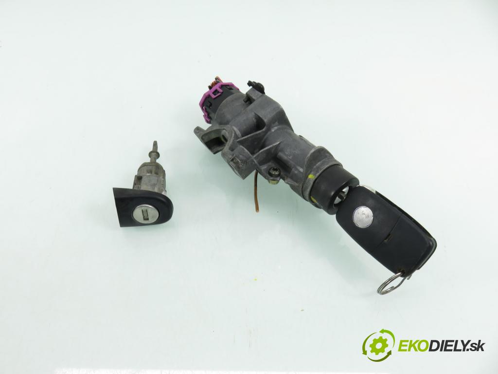 VW GOLF IV Variant (1J5) KOMBI 2000 77,00 1.6 16V - ATN 1598,00 spínačka / VLOŽKY 4B0905851C