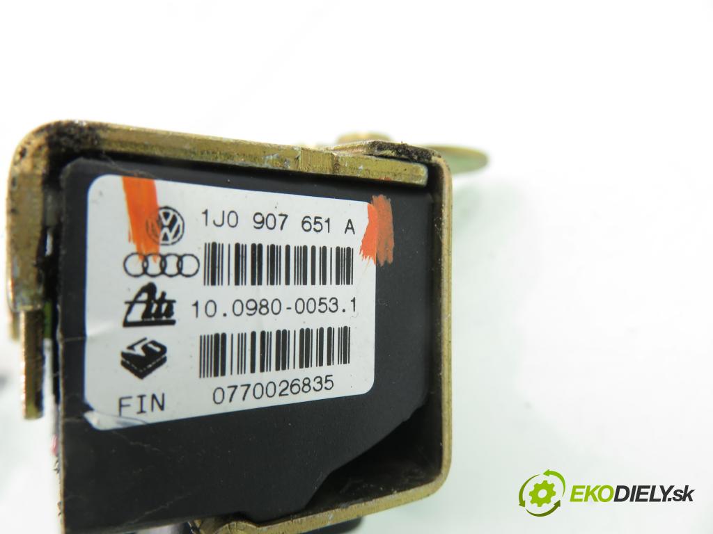 VW GOLF IV Variant (1J5) KOMBI 2000 77,00 1.6 16V - ATN 1598,00 snímač ESP 1J0907657A ; 1J0907651A