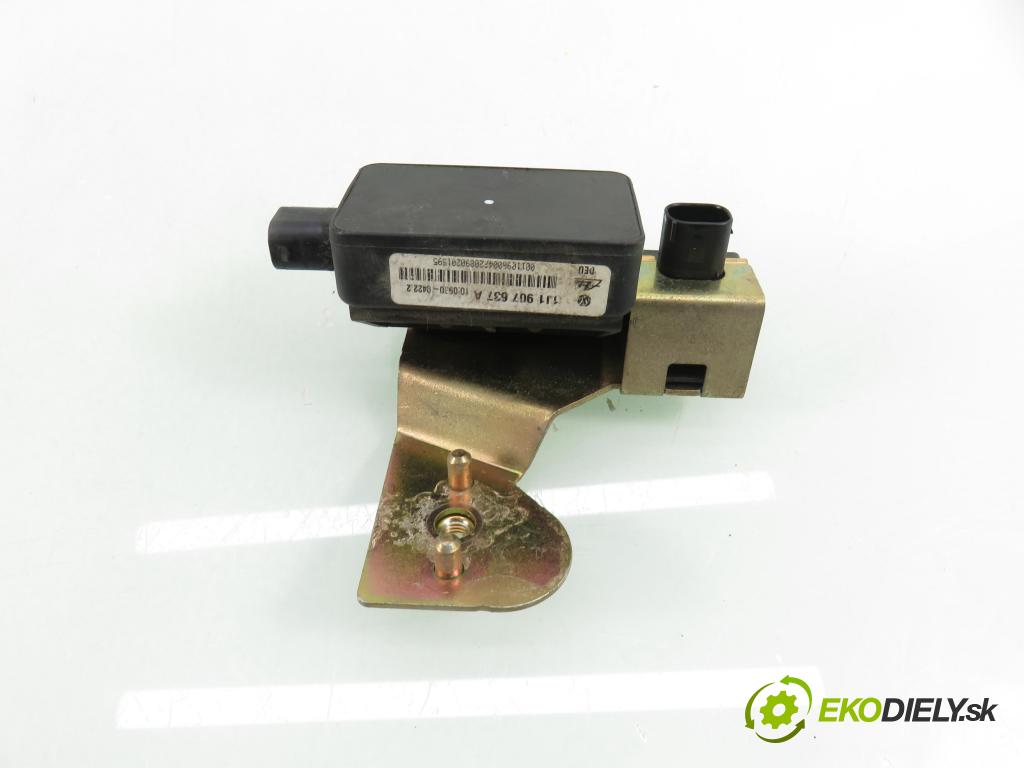 VW GOLF IV Variant (1J5) KOMBI 2000 77,00 1.6 16V - ATN 1598,00 snímač ESP 1J0907657A ; 1J0907651A