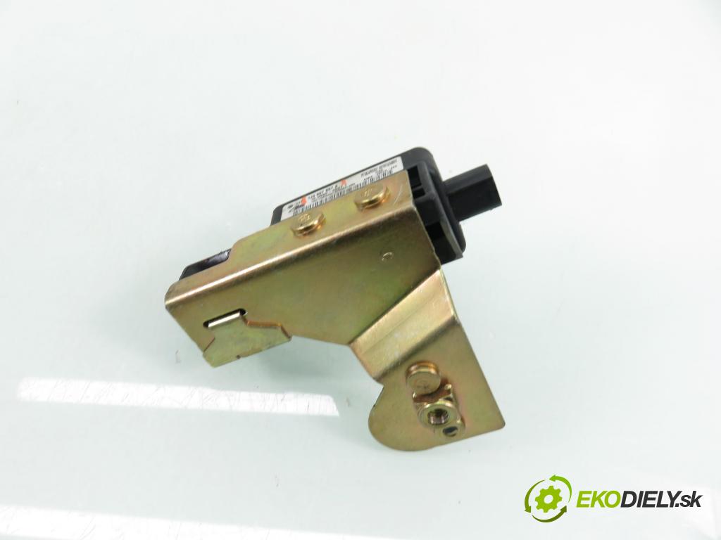 VW GOLF IV Variant (1J5) KOMBI 2000 77,00 1.6 16V - ATN 1598,00 snímač ESP 1J0907657A ; 1J0907651A