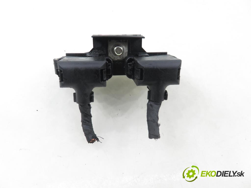 MERCEDES-BENZ KLASA S (W220) SEDAN 2003 191,00 S 400 CDI V8 260 - OM 628.960 3996,00 RELÉ: JÚN: 2205450332 ; 899078000