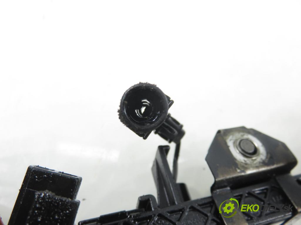 VW TOURAN (1T1, 1T2) MINIVAN 2005 103,00 2.0 TDI 16V 140 - BKD 1968,00 Lišta JÚN: 03G971600