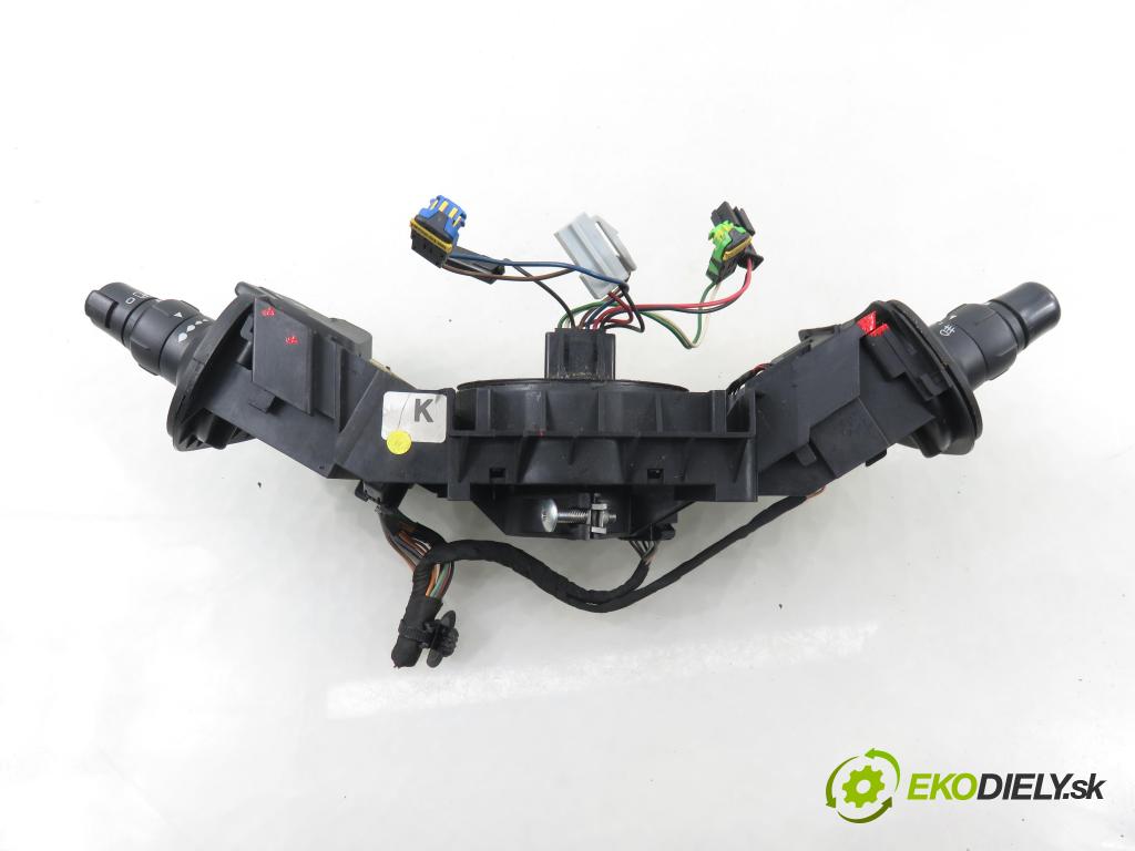 RENAULT SCENIC II (JM0/1_) MINIVAN 2008 78,00 1.5 dCi 106 - K9K 732 1461,00 páčka/prepínač 8200206520