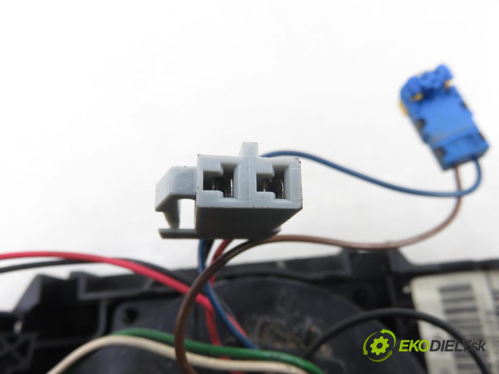 RENAULT SCENIC II (JM0/1_) MINIVAN 2008 78,00 1.5 dCi 106 - K9K 732 1461,00 páčka/prepínač 8200206520