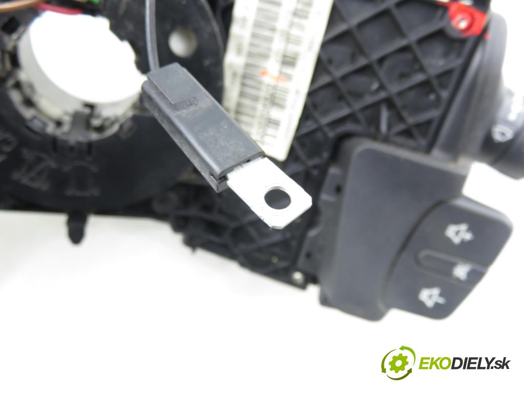 RENAULT SCENIC II (JM0/1_) MINIVAN 2008 78,00 1.5 dCi 106 - K9K 732 1461,00 páčka/prepínač 8200206520