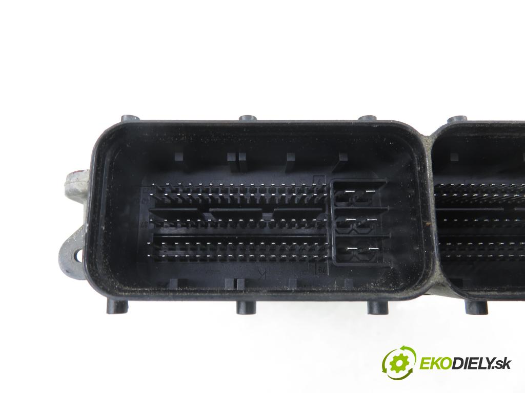 PORSCHE CAYENNE II (92A) SUV 2010 176,00 3.0 Diesel - M 05.9E 2967,00 řídící jednotka motora 0281016833 ; 7P5907401