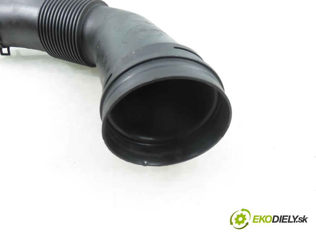 PORSCHE CAYENNE II (92A) SUV 2010 176,00 3.0 Diesel - M 05.9E 2967,00 Rúra prívodu vzduchu 7P0129627A